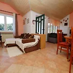 Stone House Horizont 尼亚卢卡