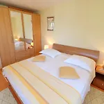 Stone House Horizont 度假居 尼亚卢卡